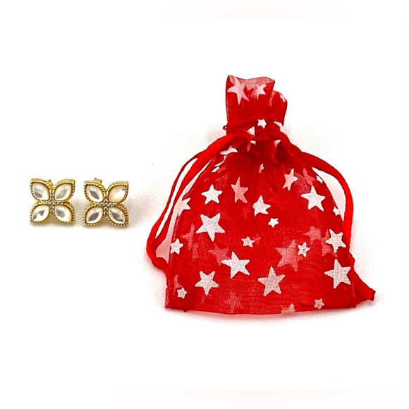 18K Gold Plated 925 Sterling Silver Luxury Clover Stud Earrings - Picture 5 of 5